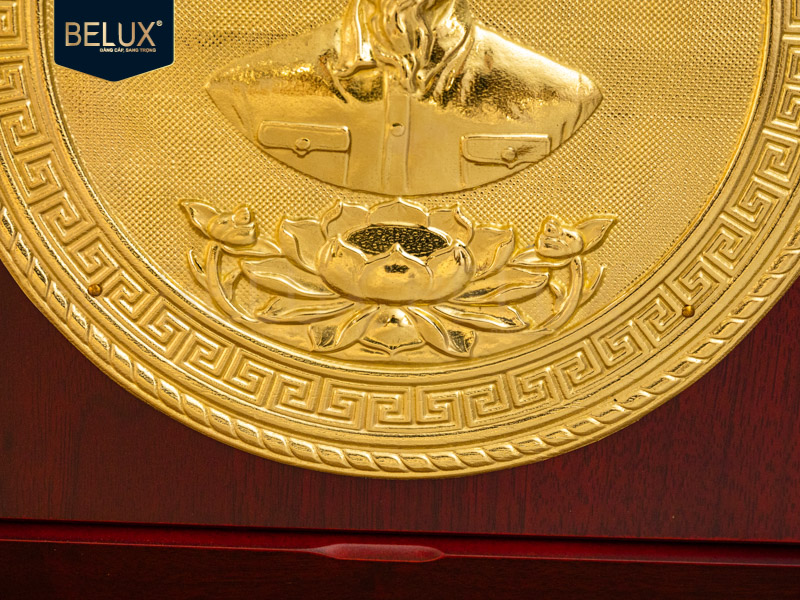 Hộp gỗ mặt tròn Bác Hồ bằng đồng 23x23cm